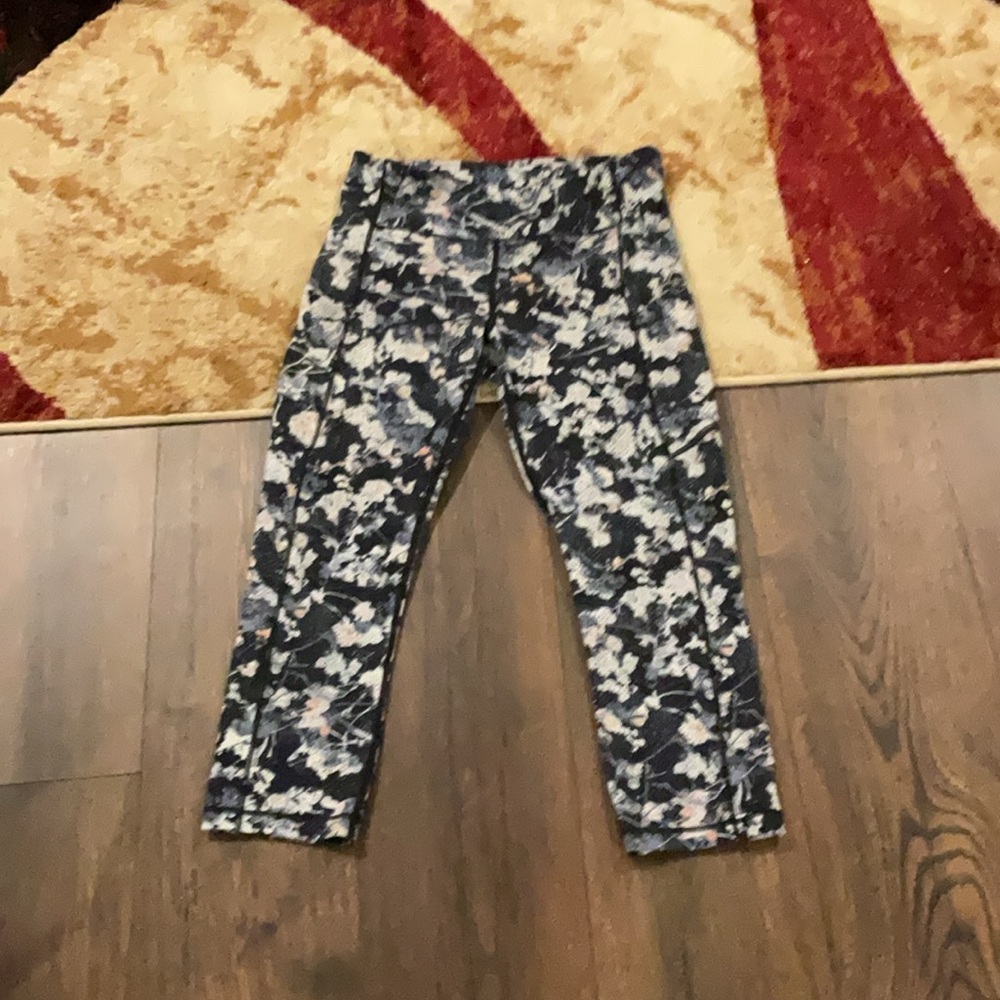 lululemon athletica Floral Print Leggings - Black and White